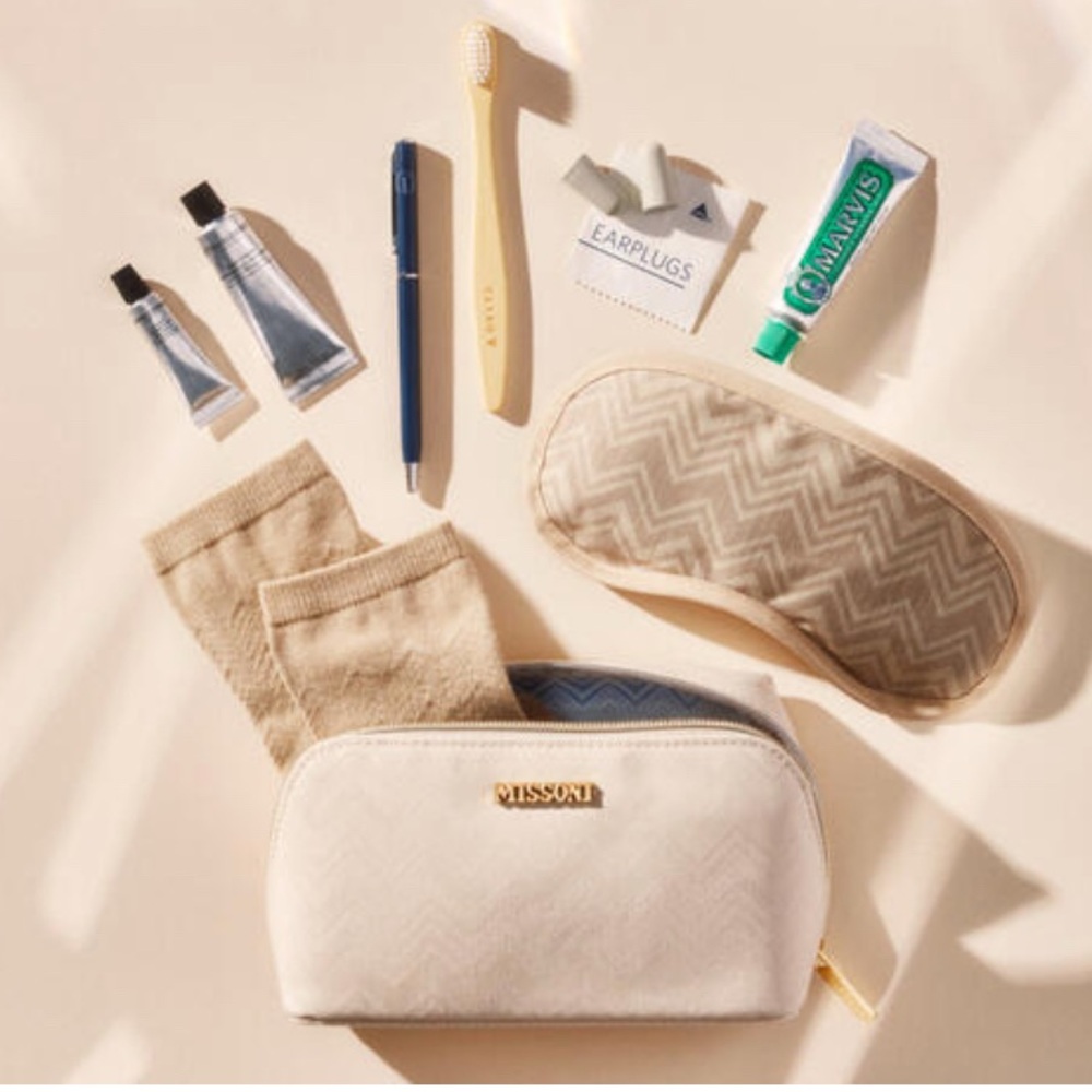 NWT Missoni X Delta One amenity kit - cream